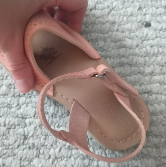 Old Navy Sandals Sz 9 - Picture 3 of 7